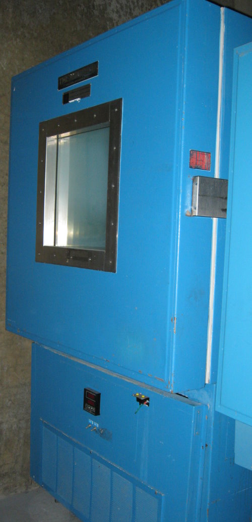 Used THERMOTRON S-32C